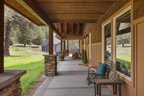 Tiny photo for 1164 Paper Birch Way, Klamath Falls, OR 97601 (MLS # 220219646)