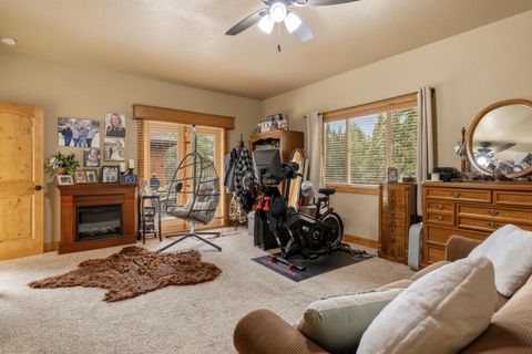 Tiny photo for 1164 Paper Birch Way, Klamath Falls, OR 97601 (MLS # 220219646)
