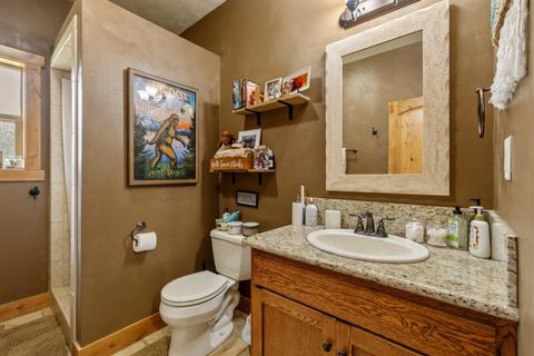 Tiny photo for 1164 Paper Birch Way, Klamath Falls, OR 97601 (MLS # 220219646)