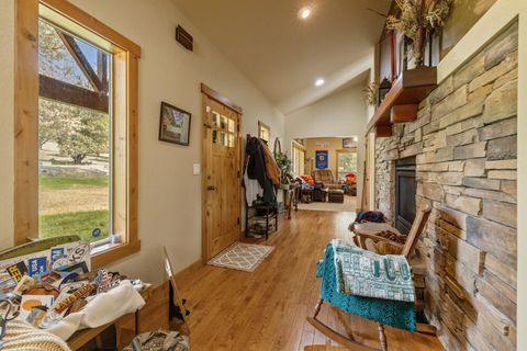 Tiny photo for 1164 Paper Birch Way, Klamath Falls, OR 97601 (MLS # 220219646)
