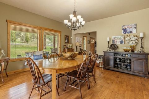 Tiny photo for 1164 Paper Birch Way, Klamath Falls, OR 97601 (MLS # 220219646)