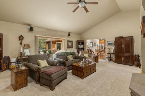 Tiny photo for 1164 Paper Birch Way, Klamath Falls, OR 97601 (MLS # 220219646)