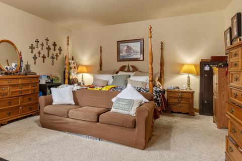 Tiny photo for 1164 Paper Birch Way, Klamath Falls, OR 97601 (MLS # 220219646)