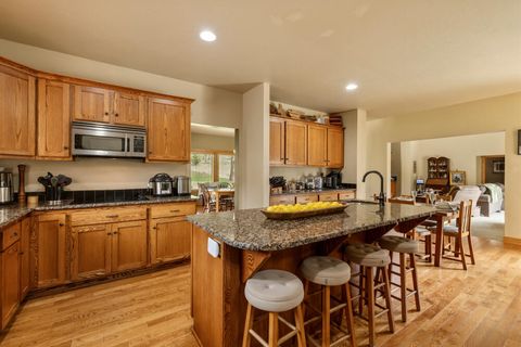 Tiny photo for 1164 Paper Birch Way, Klamath Falls, OR 97601 (MLS # 220219646)