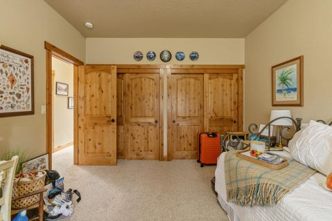 Tiny photo for 1164 Paper Birch Way, Klamath Falls, OR 97601 (MLS # 220219646)