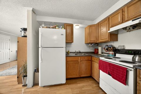 Tiny photo for 470 De Barr Avenue, Medford, OR 97501 (MLS # 220215686)