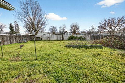 Tiny photo for 470 De Barr Avenue, Medford, OR 97501 (MLS # 220215686)