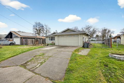 Tiny photo for 470 De Barr Avenue, Medford, OR 97501 (MLS # 220215686)