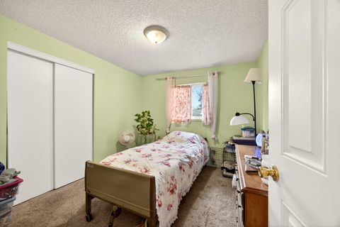 Tiny photo for 470 De Barr Avenue, Medford, OR 97501 (MLS # 220215686)