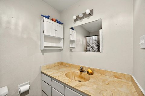 Tiny photo for 470 De Barr Avenue, Medford, OR 97501 (MLS # 220215686)