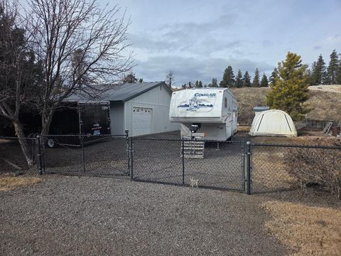 Tiny photo for 32928 Rivers Drive, Chiloquin, OR 97624 (MLS # 220215177)