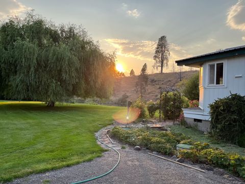 Tiny photo for 32928 Rivers Drive, Chiloquin, OR 97624 (MLS # 220215177)