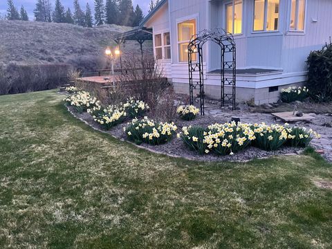 Tiny photo for 32928 Rivers Drive, Chiloquin, OR 97624 (MLS # 220215177)