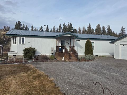 Photo of 32928 Rivers Drive, Chiloquin, OR 97624 (MLS # 220215177)