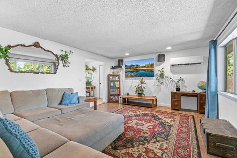 Tiny photo for 3026 Avenue G, White City, OR 97503 (MLS # 220220168)