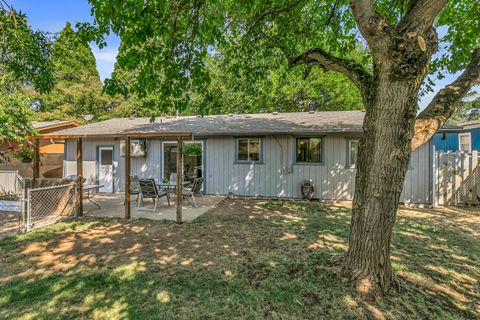 Tiny photo for 3026 Avenue G, White City, OR 97503 (MLS # 220220168)