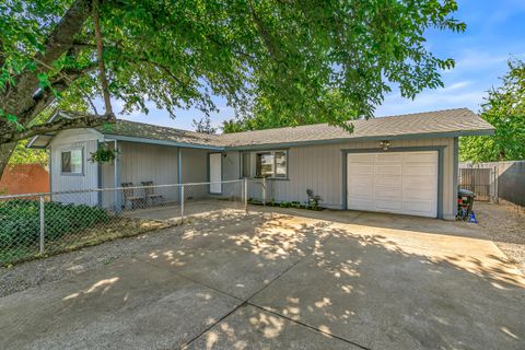 Tiny photo for 3026 Avenue G, White City, OR 97503 (MLS # 220220168)