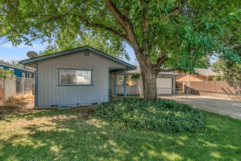 Tiny photo for 3026 Avenue G, White City, OR 97503 (MLS # 220220168)