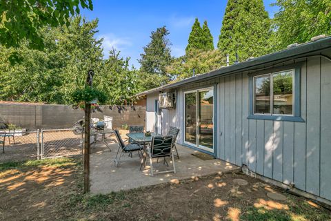 Tiny photo for 3026 Avenue G, White City, OR 97503 (MLS # 220220168)