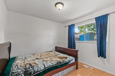 Tiny photo for 3026 Avenue G, White City, OR 97503 (MLS # 220220168)