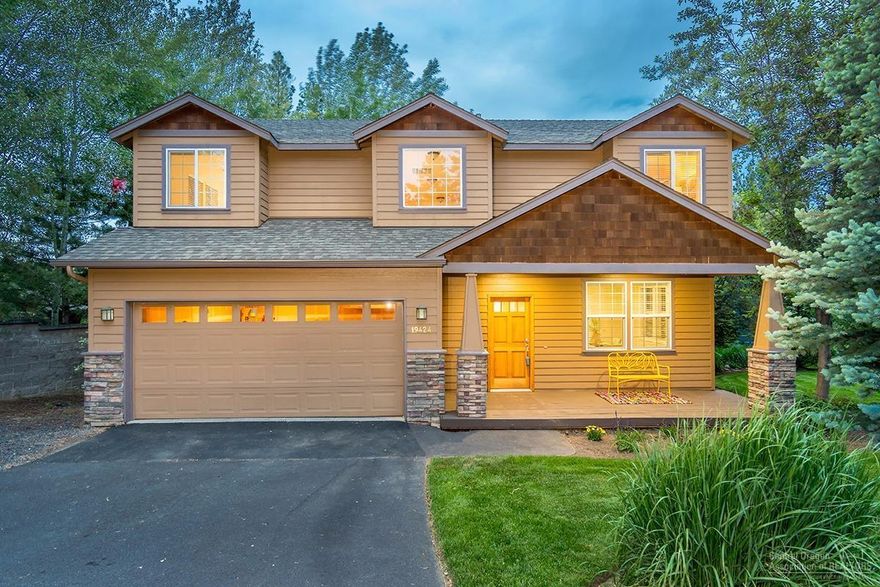 Tranquility amongst the sheltering trees awaits you in this lovingly maintained Westside home. Spacious kitchen, great room, and dining area are ideal for entertaining with all bedrooms sized like master suites. Oversized windows capture natural lighting bringing the outdoors in, while providing scenic park and landscape views throughout this thoughtful great room floor plan. Adjoining the park for ultimate privacy yet steps from walking trails and minutes from town, national forest, and the ski resort.