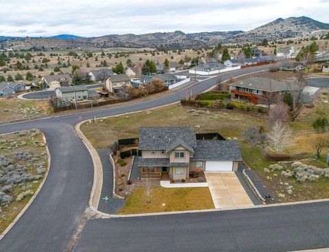 Tiny photo for 540 Crestdale Way, Klamath Falls, OR 97603 (MLS # 220213744)