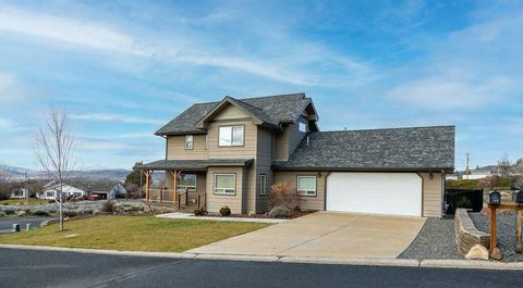 Tiny photo for 540 Crestdale Way, Klamath Falls, OR 97603 (MLS # 220213744)
