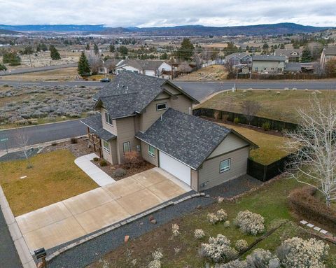 Tiny photo for 540 Crestdale Way, Klamath Falls, OR 97603 (MLS # 220213744)