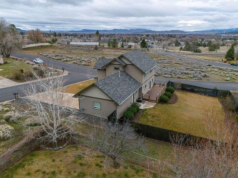 Tiny photo for 540 Crestdale Way, Klamath Falls, OR 97603 (MLS # 220213744)