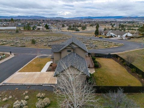 Tiny photo for 540 Crestdale Way, Klamath Falls, OR 97603 (MLS # 220213744)
