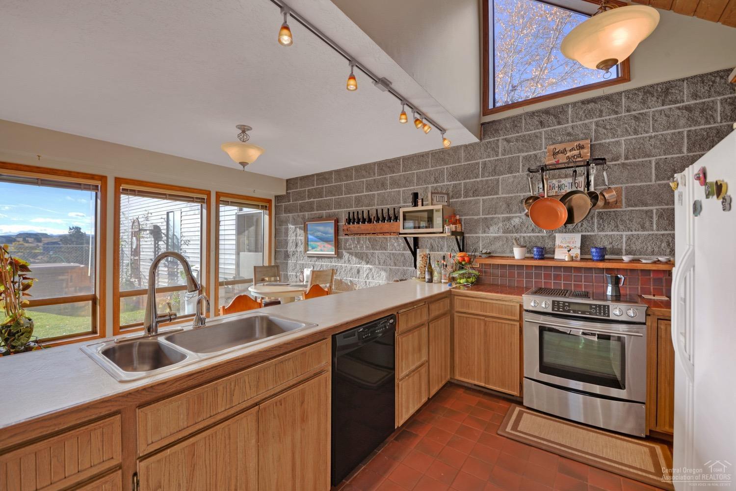 Madras Ranchos - Residential