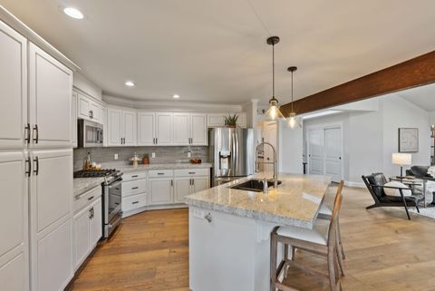 Tiny photo for 61160 Hilmer Creek Drive, Bend, OR 97702 (MLS # 220210262)