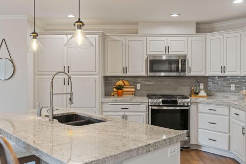 Tiny photo for 61160 Hilmer Creek Drive, Bend, OR 97702 (MLS # 220210262)