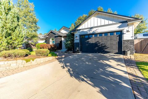Tiny photo for 61160 Hilmer Creek Drive, Bend, OR 97702 (MLS # 220210262)