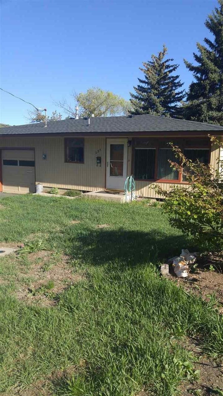 Cute House. Small Shop In Back. Taxes Will Increase. Veterans Widow's Exemption Now