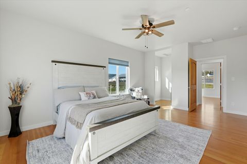 Tiny photo for 8905 NW Elizabeth Way, Prineville, OR 97754 (MLS # 220217301)