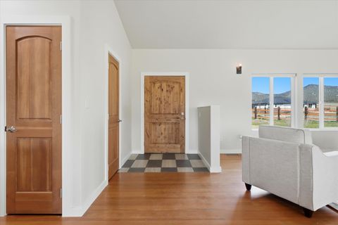 Tiny photo for 8905 NW Elizabeth Way, Prineville, OR 97754 (MLS # 220217301)