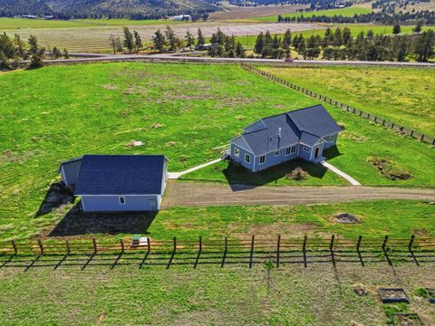 Tiny photo for 8905 NW Elizabeth Way, Prineville, OR 97754 (MLS # 220217301)