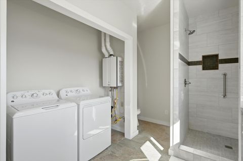 Tiny photo for 8905 NW Elizabeth Way, Prineville, OR 97754 (MLS # 220217301)