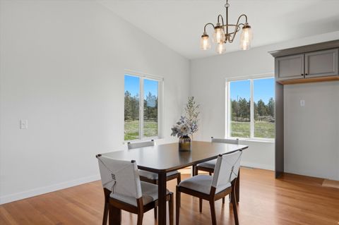 Tiny photo for 8905 NW Elizabeth Way, Prineville, OR 97754 (MLS # 220217301)