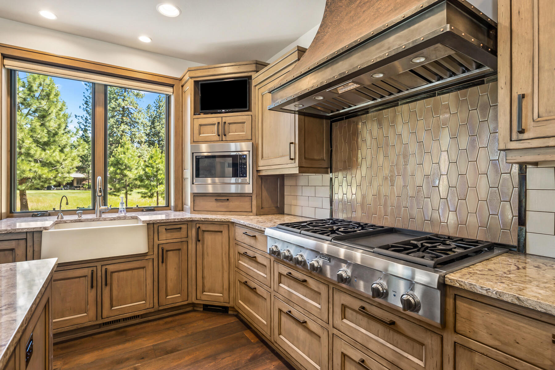 Broken Top - Residential