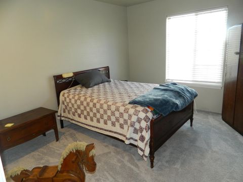 Tiny photo for 1017 Bismark Street, Klamath Falls, OR 97601 (MLS # 220217252)
