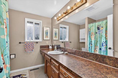 Tiny photo for 2573 Eaton Drive, Medford, OR 97504 (MLS # 220220166)