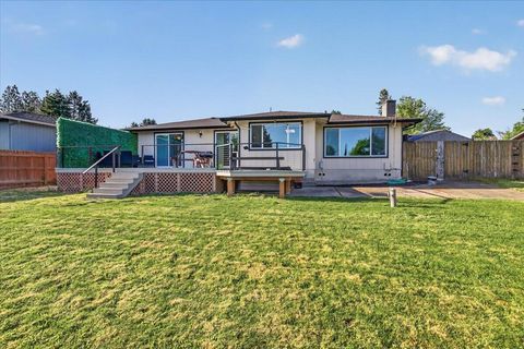 Tiny photo for 2573 Eaton Drive, Medford, OR 97504 (MLS # 220220166)