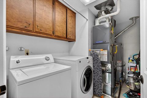 Tiny photo for 2573 Eaton Drive, Medford, OR 97504 (MLS # 220220166)