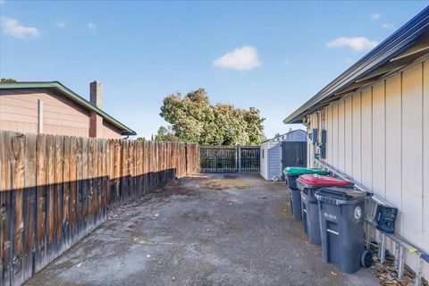 Tiny photo for 2573 Eaton Drive, Medford, OR 97504 (MLS # 220220166)