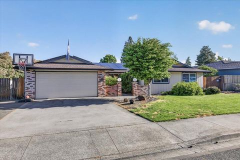 Tiny photo for 2573 Eaton Drive, Medford, OR 97504 (MLS # 220220166)