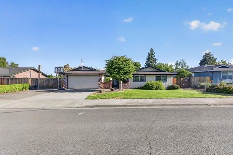 Tiny photo for 2573 Eaton Drive, Medford, OR 97504 (MLS # 220220166)