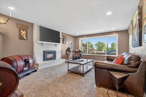 Tiny photo for 2573 Eaton Drive, Medford, OR 97504 (MLS # 220220166)