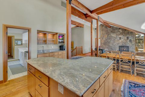 Tiny photo for 57737 Loon Lane #7, Sunriver, OR 97707 (MLS # 220211248)